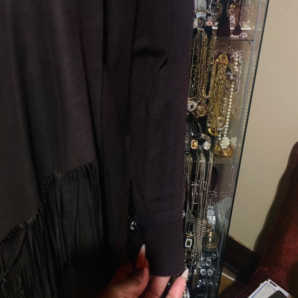 FAUX SUEDE FRONT OPEN FRONT FRINGE CARDIGAN - Picture 4 of 7